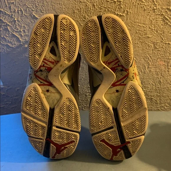 Men’s Jordan Bugs Bunny grey, white and splash colorAthletic Sneakers - Picture 4 of 6